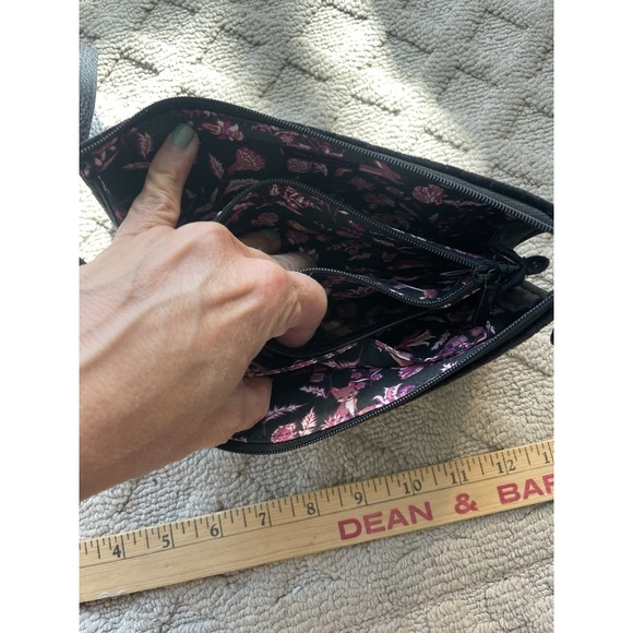Beautiful VERA BRADLEY Carry All Pouch Zip Slim Wristlet - Black Velvet - Picture 11 of 16